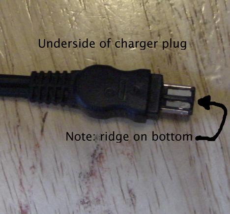 03-charger-plug-bottom.jpg 